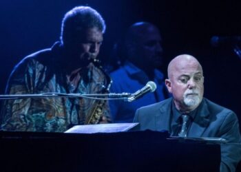 «Billy & Me»: Ταινία για τη ζωή του Μπίλι Τζόελ θα σκηνοθετήσει ο Τζον Ότμαν