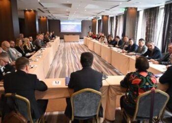 Αναχωρεί για το Βουκουρέστι η αποστολή του ΥΜΑΘ στο πλαίσιο της βαλκανικής περιοδείας εξωστρέφειας