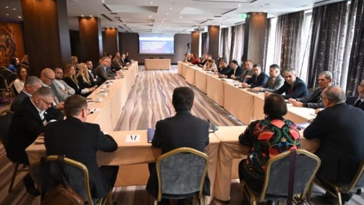 Αναχωρεί για το Βουκουρέστι η αποστολή του ΥΜΑΘ στο πλαίσιο της βαλκανικής περιοδείας εξωστρέφειας