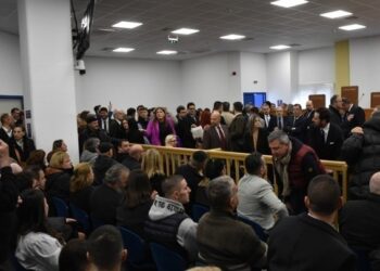 Μεγάλωσε η αίθουσα του Εφετείου Κακουργημάτων Λάρισας που διεξάγεται η δίκη για το σιδηροδρομικό ατύχημα των Τεμπών