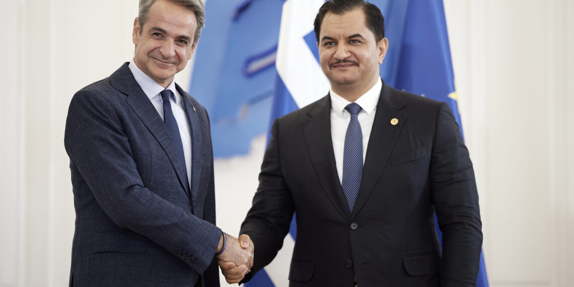 Μητσοτάκης – Σαντάμ Χαφτάρ: Στο τραπέζι μεταναστευτικό, επενδύσεις και θαλάσσιες ζώνες