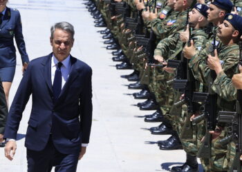 Σύσσωμη η πολιτική ηγεσία στο «τελευταίο αντίο» στον Νίκο Ταγαρά (photo+video)