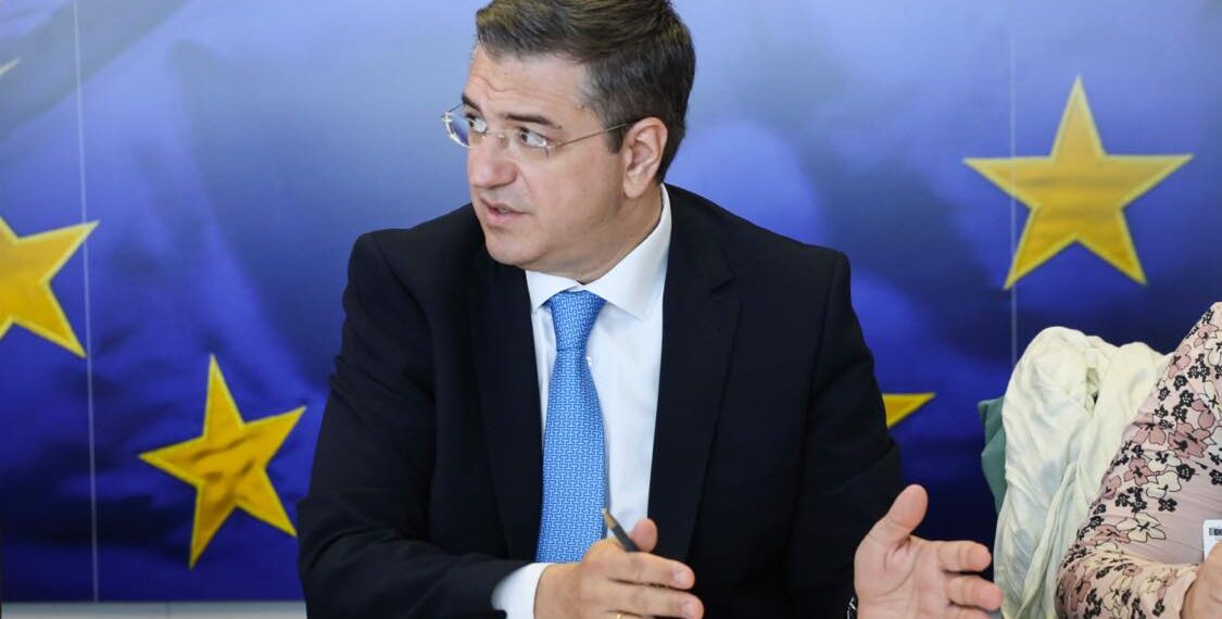 Απόστολος Τζιτζικώστας : Κίνδυνος παγκόσμιας ύφεσης αν τα Στενά του Ορμούζ δεν ανοίξουν μέσα στο καλοκαίρι
