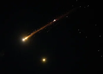 Νέες αμερικανικές επιθέσεις στο Ιράν και απειλές Τραμπ κατά της Τεχεράνης