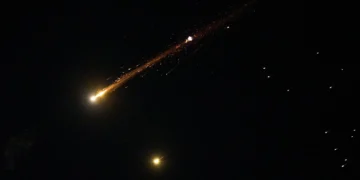 Νέες αμερικανικές επιθέσεις στο Ιράν και απειλές Τραμπ κατά της Τεχεράνης