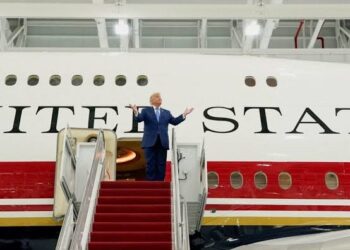 Air Force One: Ο πρόεδρος Τραμπ παρέλαβε το δώρο του από το Κατάρ και είναι ακριβώς όπως το ήθελε! (Video)