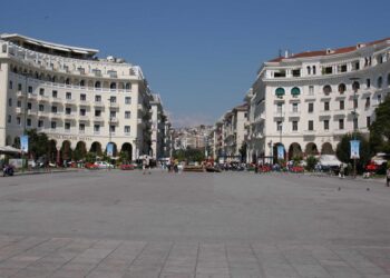 Αστυνομικοί έλεγχοι για την παραβατικότητα των ανηλίκων στην πλατεία Αριστοτέλους