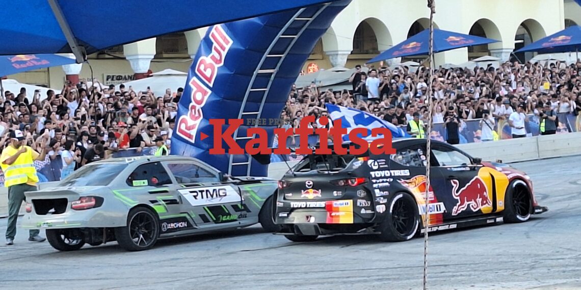 Thessaloniki drift στην Αριστοτέλους – Εντυπωσιακό σόου με γρήγορα αυτοκίνητα να σαρώνουν την άσφαλτο (ΦΩΤΟ+Video)