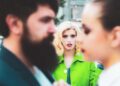 Δεν κρύβουν την ζήλεια τους ποτέ! Τα 4 ζώδια που μπορεί να κάνουν σκηνή μέσα στον κόσμο