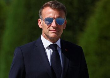 Μακρόν: Συμφωνία με το Ομάν για την αποναρκοθέτηση του Ορμούζ