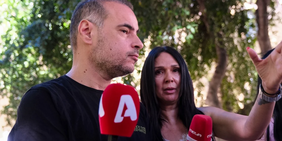 «Αντί να σωπαίνει, βρίζει την αδερφή μου»: Οργισμένη απάντηση από τον αδελφό της Σταυρούλας