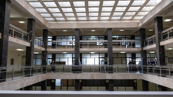 Δίωξη για απόπειρα ανθρωποκτονίας στην 29χρονη για την αιματηρή επίθεση στον 24χρονο
