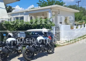 Αίγιο: Νεκροί μητέρα και γιος – Φέρουν τραύματα από αιχμηρό αντικείμενο