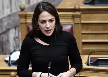 Η Δόμνα Μιχαηλίδου λανσάρει τις «Νταντάδες της Γειτονιάς» με βίντεο από βρεφικό δωμάτιο (VIDEO)