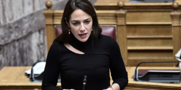 Η Δόμνα Μιχαηλίδου λανσάρει τις «Νταντάδες της Γειτονιάς» με βίντεο από βρεφικό δωμάτιο (VIDEO)