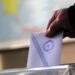 Opinion Poll: Κυρίαρχη η ΝΔ με 30,5% – Δεύτερος ο Τσίπρας, τρίτη η Καρυστιανού