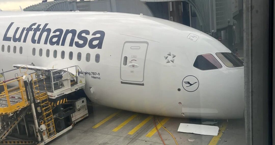 Φρανκφούρτη: Boeing της Lufthansa «βούτηξε» στην πίστα μετά από βλάβη (VIDEO)