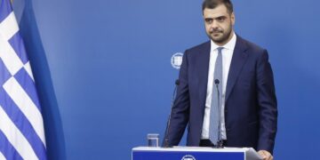Μαρινάκης για Τσίπρα: «Δεν μπορεί να επιστρέφει χωρίς να λογοδοτεί για το 2015»