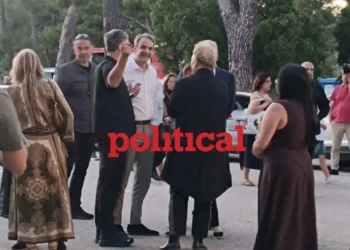 Πολιτιστική ανάσα για τον πρωθυπουργό – Με την Μαρέβα στην Επίδαυρο