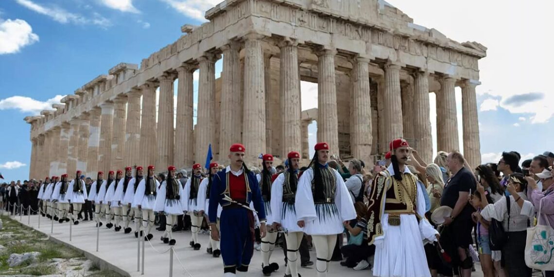 Λάμπει ο Παρθενώνας χωρίς τις σκαλωσιές και το Reuters μεταδίδει… (Video)