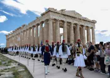 Λάμπει ο Παρθενώνας χωρίς τις σκαλωσιές και το Reuters μεταδίδει… (Video)