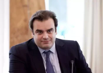 Στο Παρίσι ο Πιερρακάκης για το μέλλον της ευρωπαϊκής οικονομίας