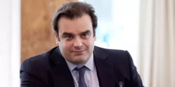 Στο Παρίσι ο Πιερρακάκης για το μέλλον της ευρωπαϊκής οικονομίας