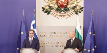 Ενέργεια, άμυνα και υδάτινοι πόροι στο επίκεντρο της συνάντησης Μητσοτάκη – Ράντεφ στη Σόφια