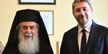 Ανδρουλάκης σε Πατριάρχη Ιεροσολύμων: Είμαστε στο πλευρό σας για την προστασία των δικαιωμάτων του Πατριαρχείου, των χριστιανών της Μ. Ανατολής
