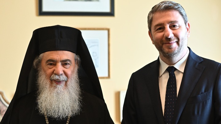 Ανδρουλάκης σε Πατριάρχη Ιεροσολύμων: Είμαστε στο πλευρό σας για την προστασία των δικαιωμάτων του Πατριαρχείου, των χριστιανών της Μ. Ανατολής