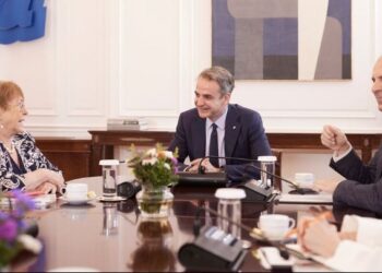Συνάντηση Κ. Μητσοτάκη με την υποψήφια για τη θέση του γγ του ΟΗΕ και πρώην πρόεδρο της Χιλής