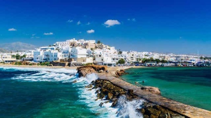 Νάξος: Η Αγία Άννα ξεχωρίζει σε λίστα με τις 100 κορυφαίες παραλίες του πλανήτη