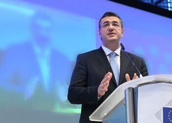 Τζιτζικώστας: Ιστορικό βήμα η πρώτη κοινή ευρωπαϊκή πολιτική για τον τουρισμό