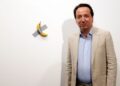 Γαλλία: Η μπανάνα του Μαουρίτσιο Κατελάν κλάπηκε και πάλι