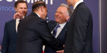 Βανς: «Η Μέση Ανατολή μπορεί να αλλάξει για πάντα» – Στην πιο κρίσιμη φάση οι συνομιλίες ΗΠΑ και Ιράν (Video)