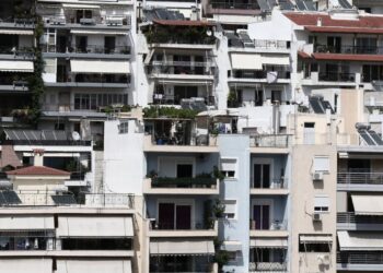 Σφίγγει ο κλοιός για τα Airbnb: Η ΑΑΔΕ ελέγχει έσοδα, αγγελίες και πληρωμές
