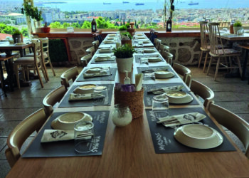 ΕΚΤΟΣ ΤΩΝ ΤΕΙΧΩΝ Mediterranean Cuisine