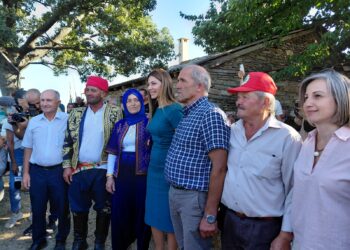 Σε γιορτή Αλεβιτών στη Θράκη η Σοφία Ζαχαράκη