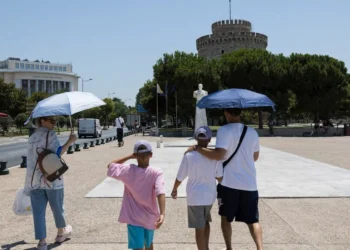 Καιρός: Καλοκαιρινό «κοκτέιλ» με 37άρια και ισχυρούς ανέμους – Πού αναμένονται βροχές
