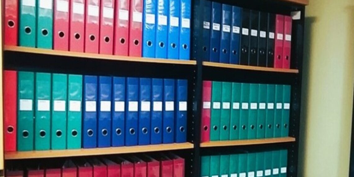 Ψηφιοποίηση 1,2 δισ. σελίδων αρχείων του Δημοσίου: Ετήσιο όφελος 180 εκατ. ευρώ, σύμφωνα με αποτίμηση του ΕΚΤ