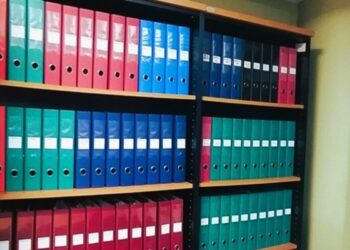 Ψηφιοποίηση 1,2 δισ. σελίδων αρχείων του Δημοσίου: Ετήσιο όφελος 180 εκατ. ευρώ, σύμφωνα με αποτίμηση του ΕΚΤ