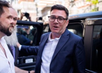 Βρετανία: Ο Άντι Μπέρναμ αναλαμβάνει την ηγεσία των Εργατικών