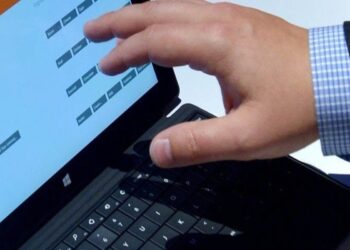 Στην CRM τα ΚΕΠ, το gov.gr, ένα τηλεφωνικό κέντρο και ένα chatbot