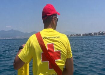 Θαλάσσιες περιπολίες του Ελληνικού Ερυθρού Σταυρού σε Περαία και Αγία Τριάδα στη Θεσσαλονίκη