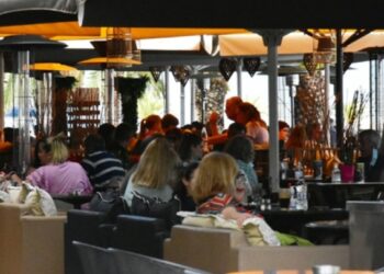 Ελληνική αγορά εστίασης: Τα deals αλλάζουν τον χάρτη, οι προκλήσεις παραμένουν