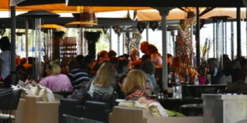 Ελληνική αγορά εστίασης: Τα deals αλλάζουν τον χάρτη, οι προκλήσεις παραμένουν