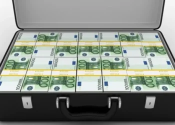 Κατέθεσε 268.170 ευρώ σε μετρητά στην τράπεζα – Η Εφορία του καταλόγισε φόρο 155.482 ευρώ