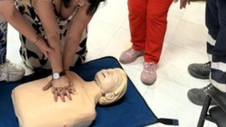 16χρονη υπέστη καρδιακή ανακοπή μέσα στο σπίτι της – Την έσωσε με ΚΑΡΠΑ η μητέρα της