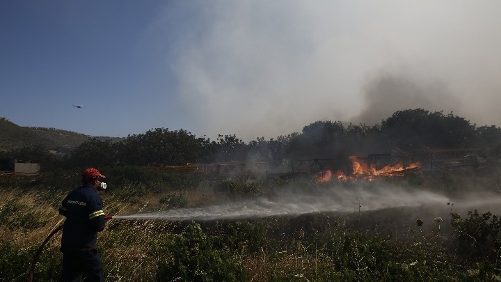 Δύο φωτιές σε χαμηλή βλάστηση στα Κουφάλια Θεσσαλονίκης