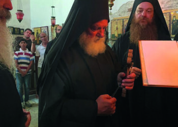 Ο ερημίτης του Παγασητικού που ξαναζωντανεύει ένα εγκαταλειμμένο μοναστήρι